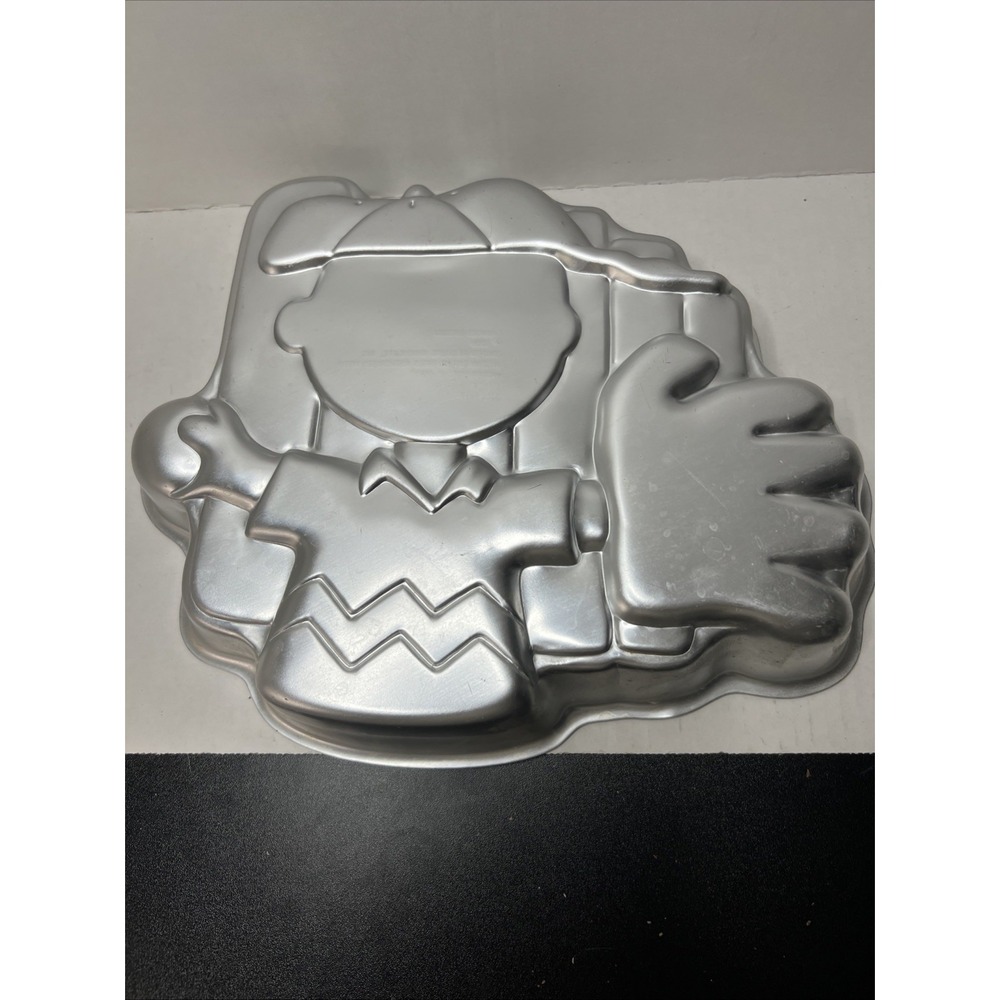 Wilton Charlie Brown Cake Pan 2105-1317 Vintage 1950 Peanuts Aluminum Mold